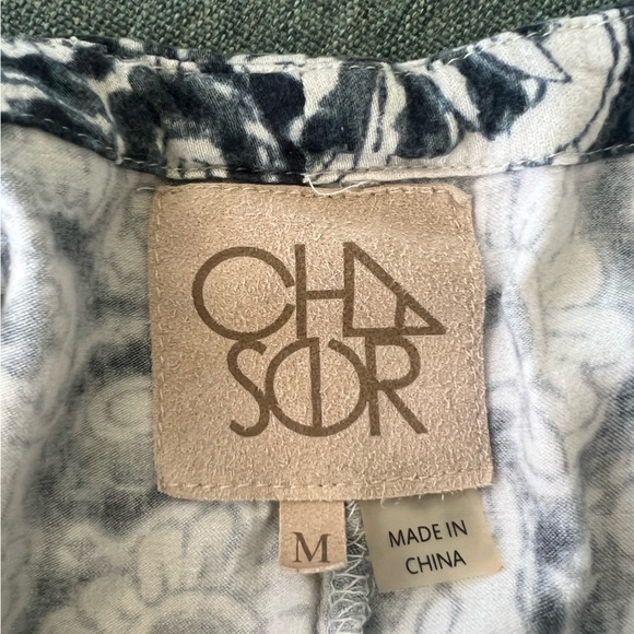 Chaser brand tank with cutout in back size medium - Picture 3 of 3